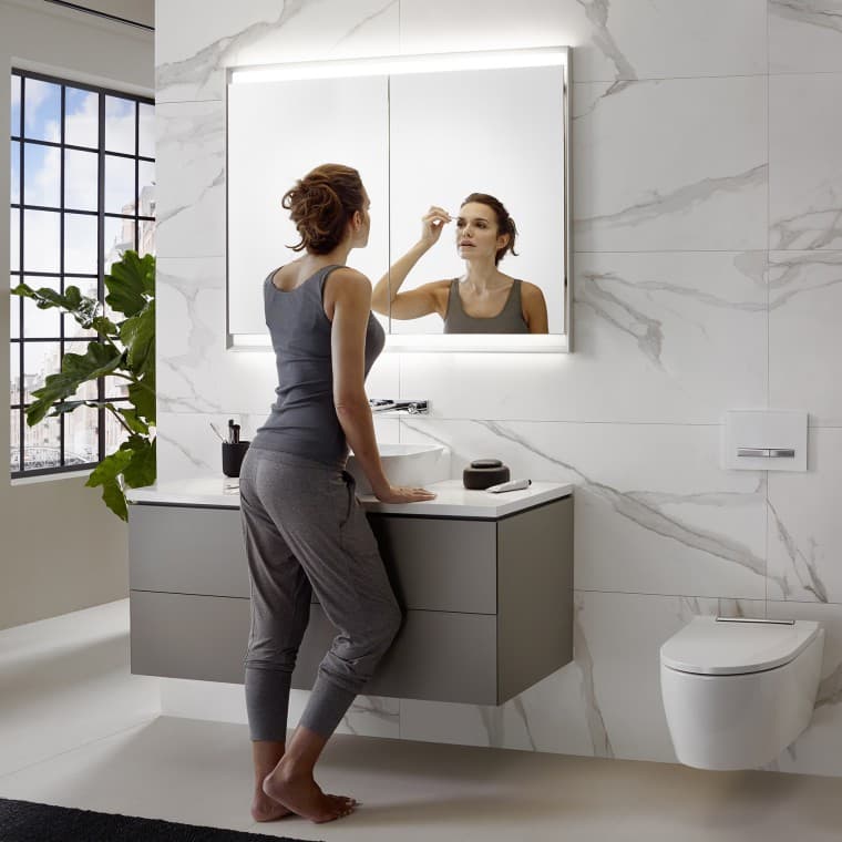 Svijetlo i vrlo jasno osvjetljenje za higijenu i njegu Svijetlo i vrlo jasno osvjetljenje za higijenu i njegu