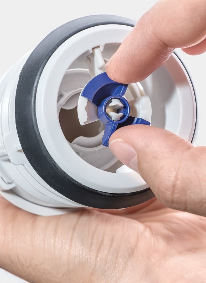 Ventil za ispiranje u Geberit vodokotliću lako se čisti (© Geberit) Ventil za ispiranje u Geberit vodokotliću lako se čisti (© Geberit)